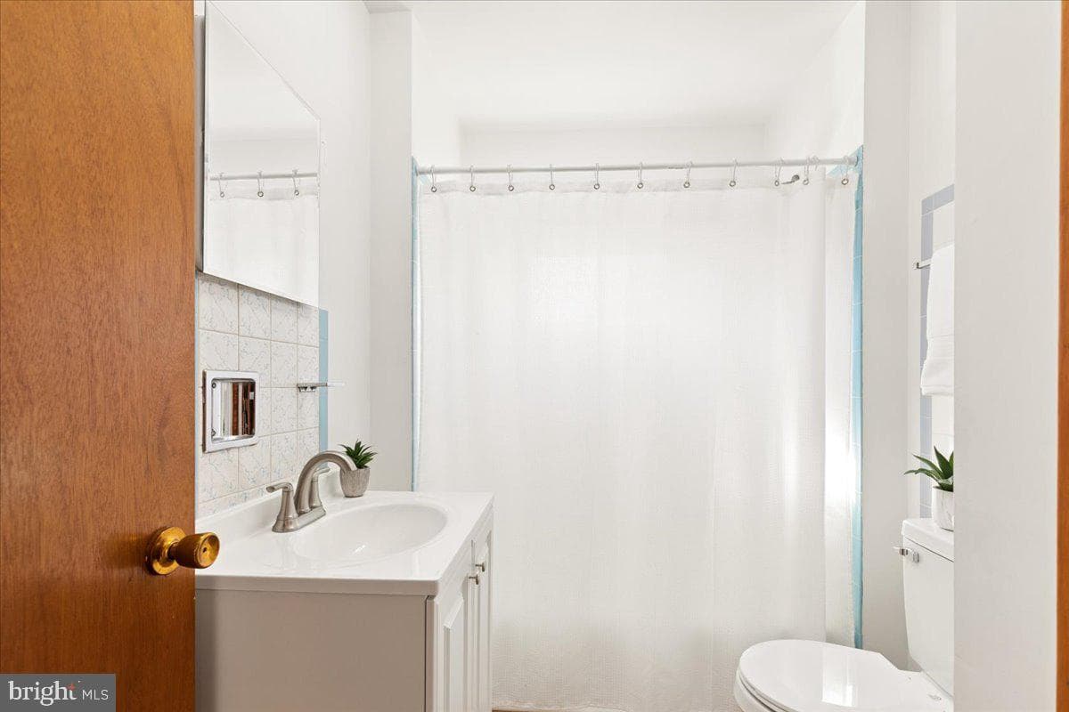 723 207th Street photo 31