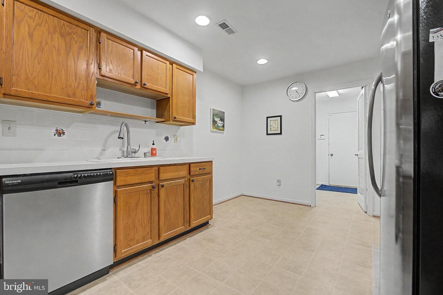 809 Midship Court photo 17