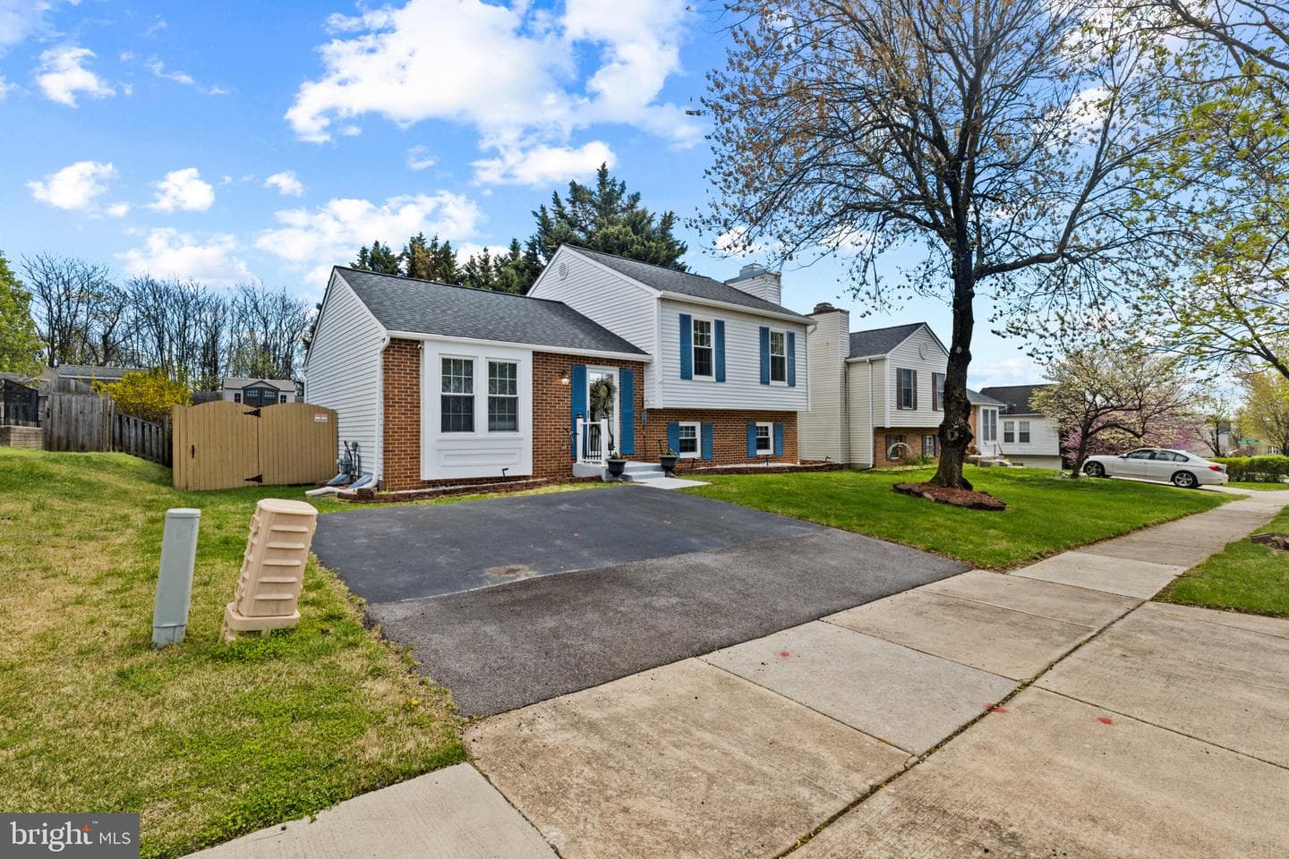 816 Sunnyfield Lane photo 3