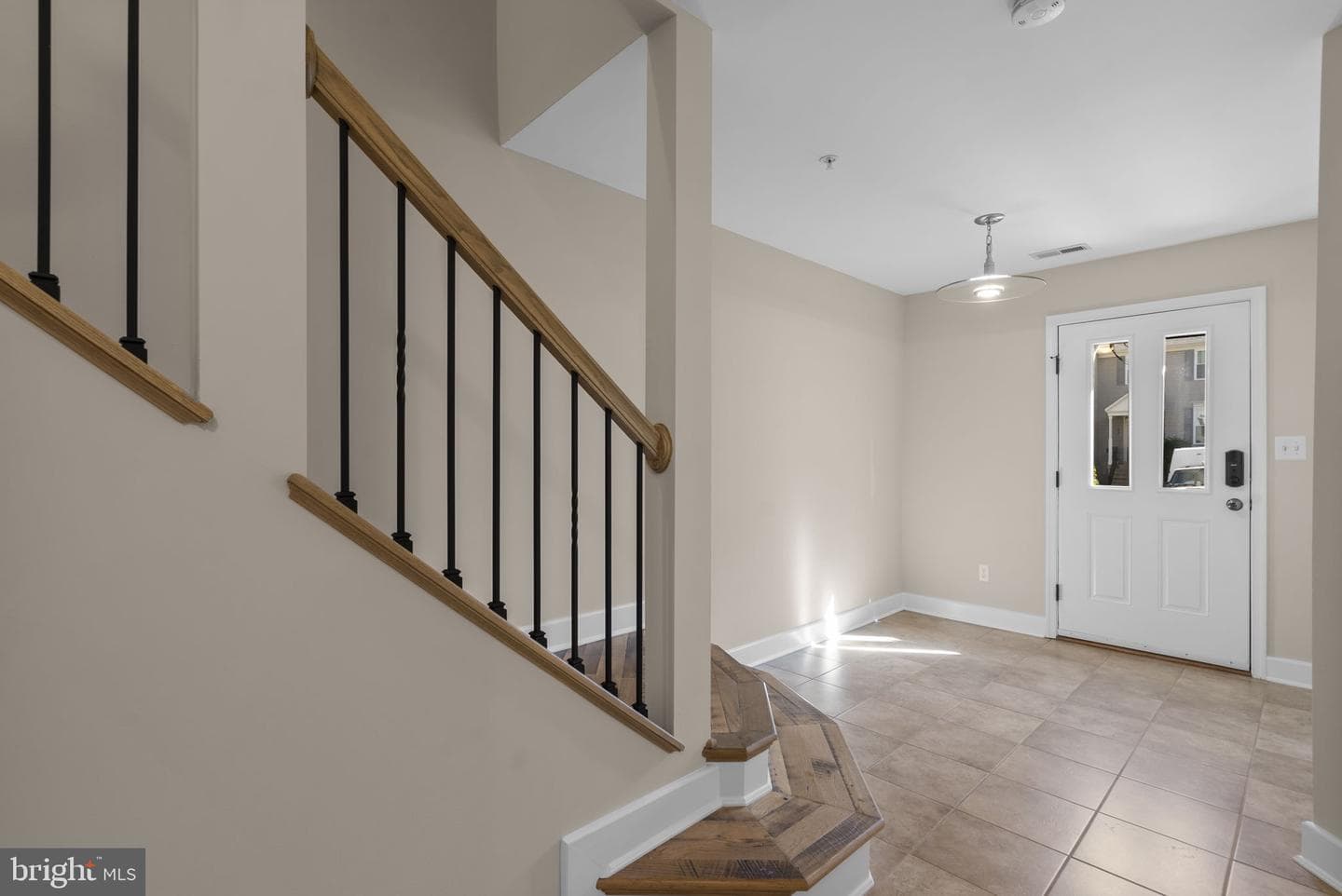 1304 Hill Born Drive photo 2