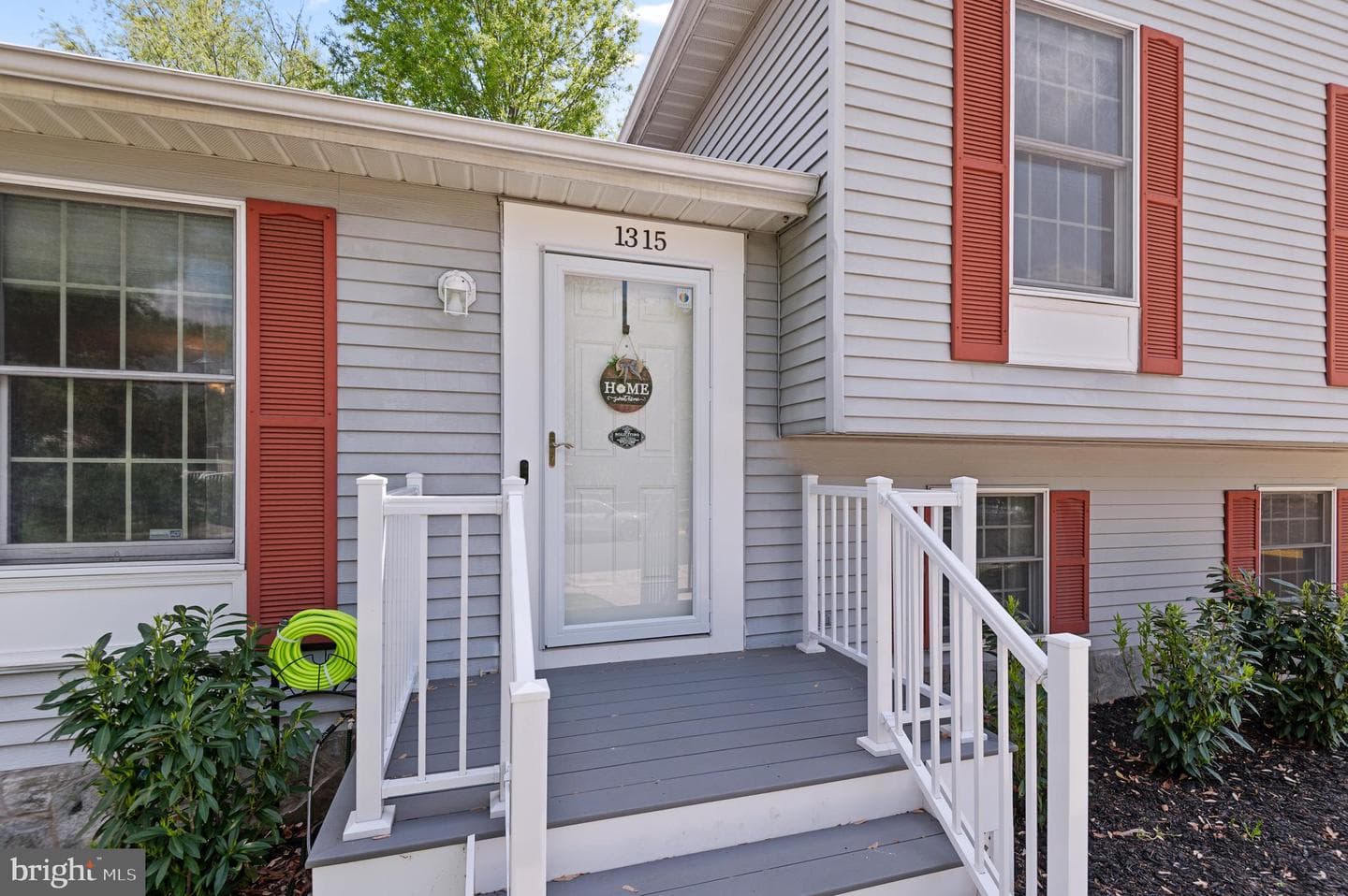1315 Somerset Road photo 4