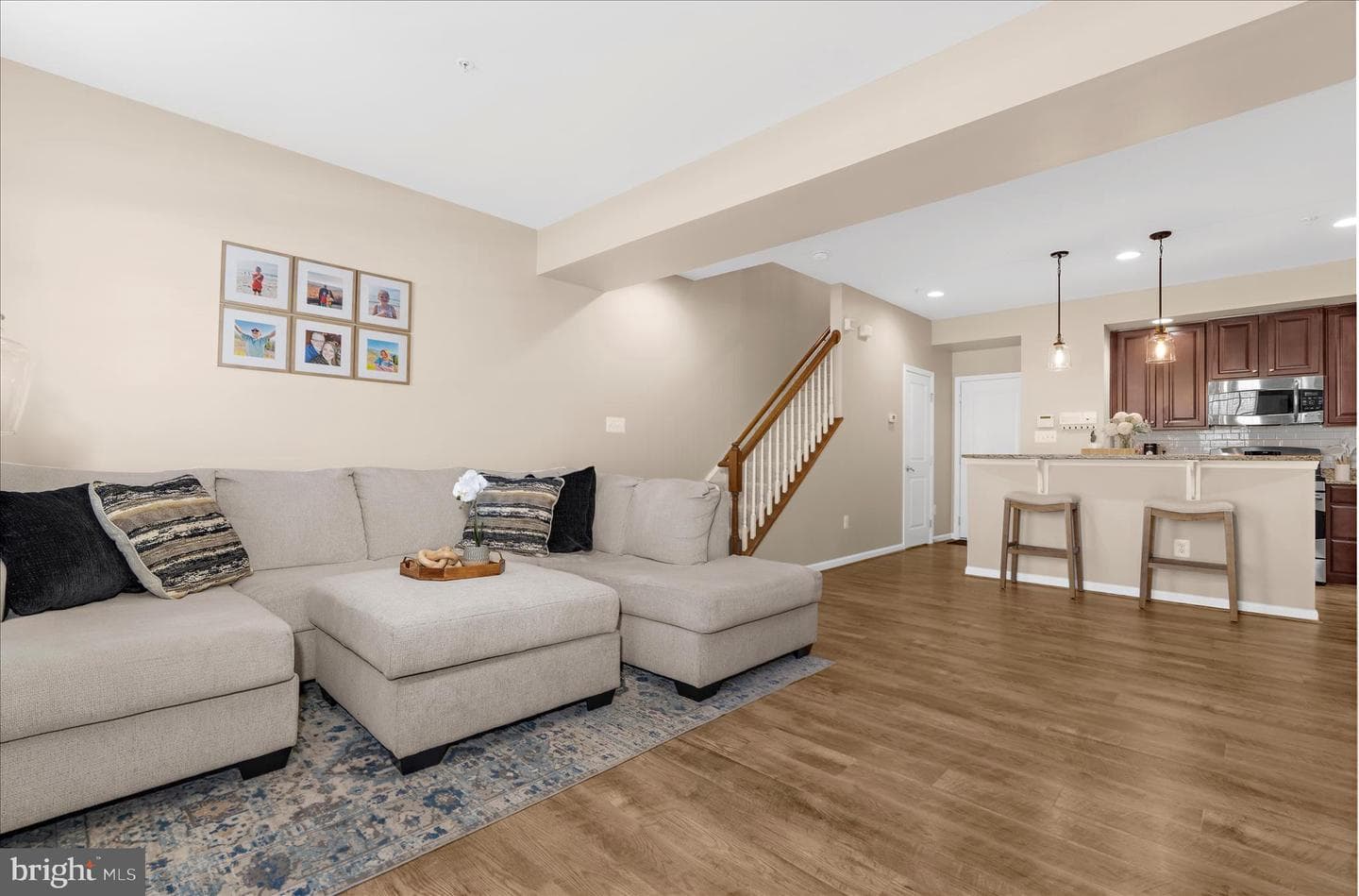 346 Chessington Drive photo 4