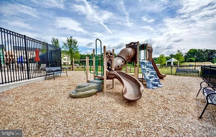 7870 Sunhaven Way photo 16