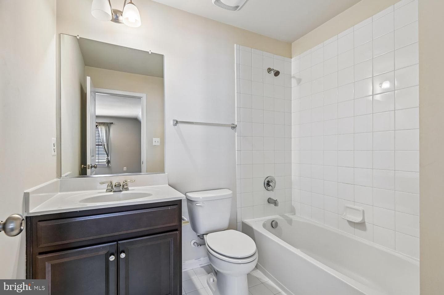 605 Strawberry Row photo 21