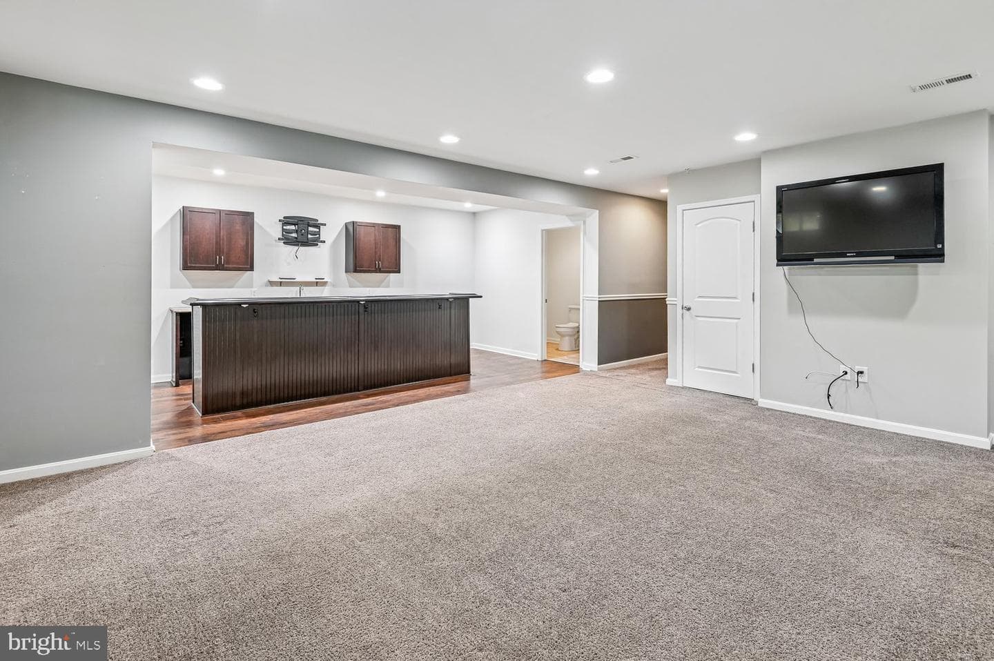 605 Strawberry Row photo 25