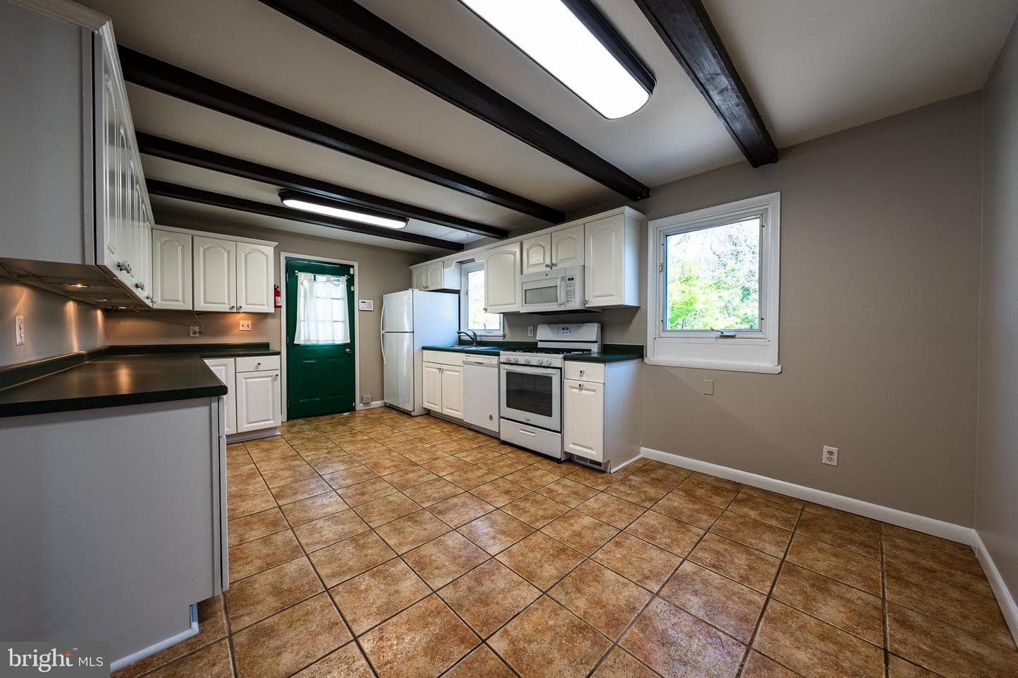 602 Kuethe Road NE photo 3
