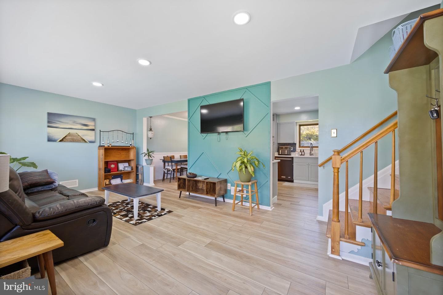 612 Carolyn Road photo 3