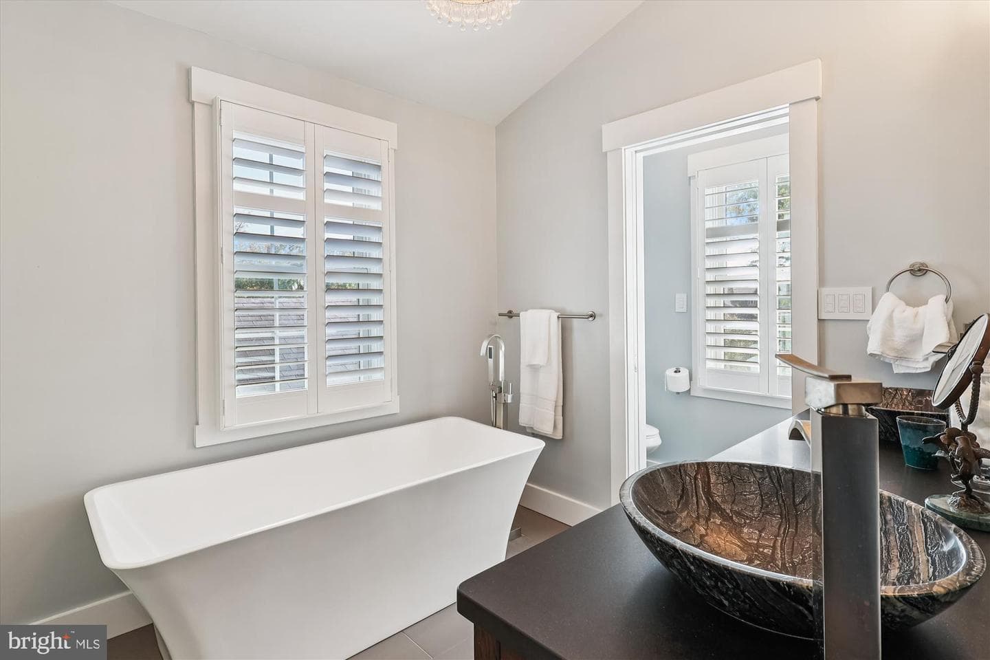 310 Adams Street photo 34