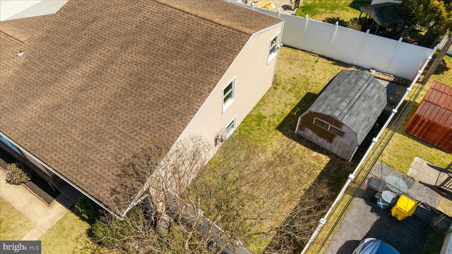 107 Hollywood Drive photo 79