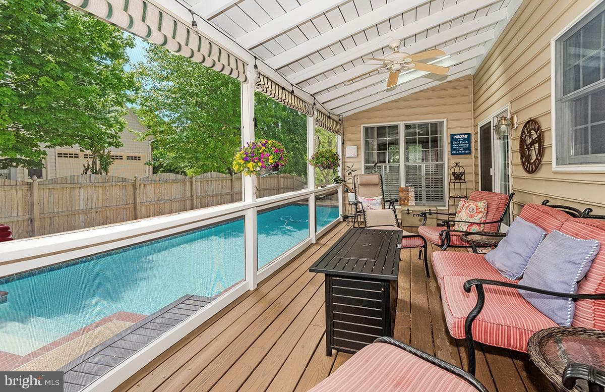 1651 Trawler Lane photo 9