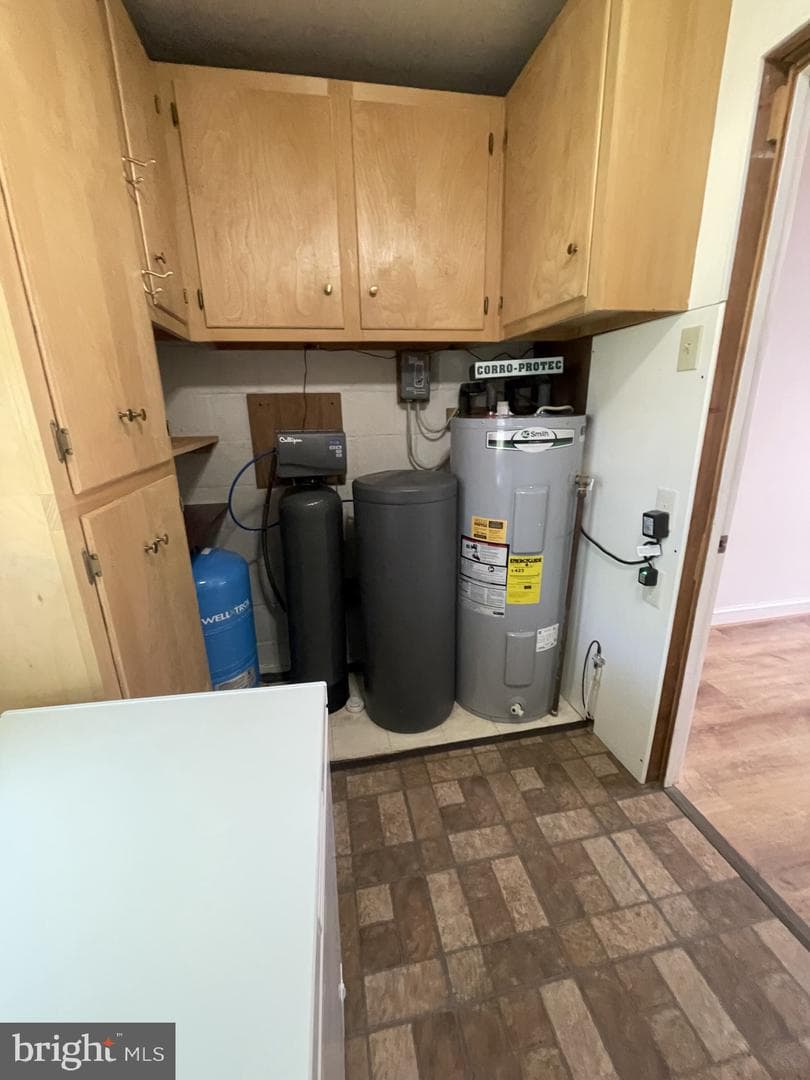 209 Beverley Avenue photo 55