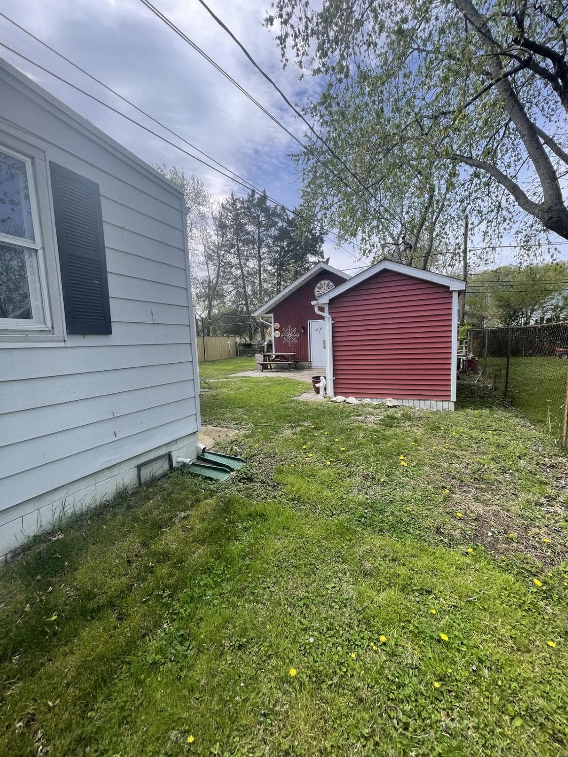 209 Beverley Avenue photo 6