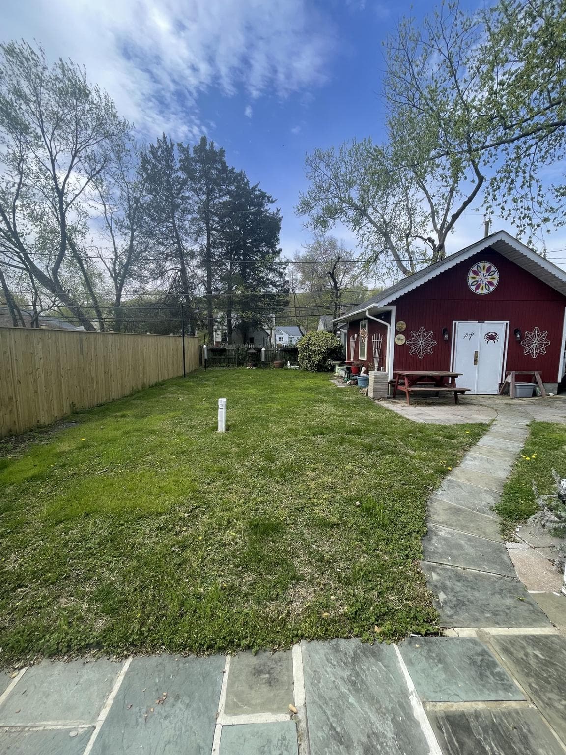 209 Beverley Avenue photo 63