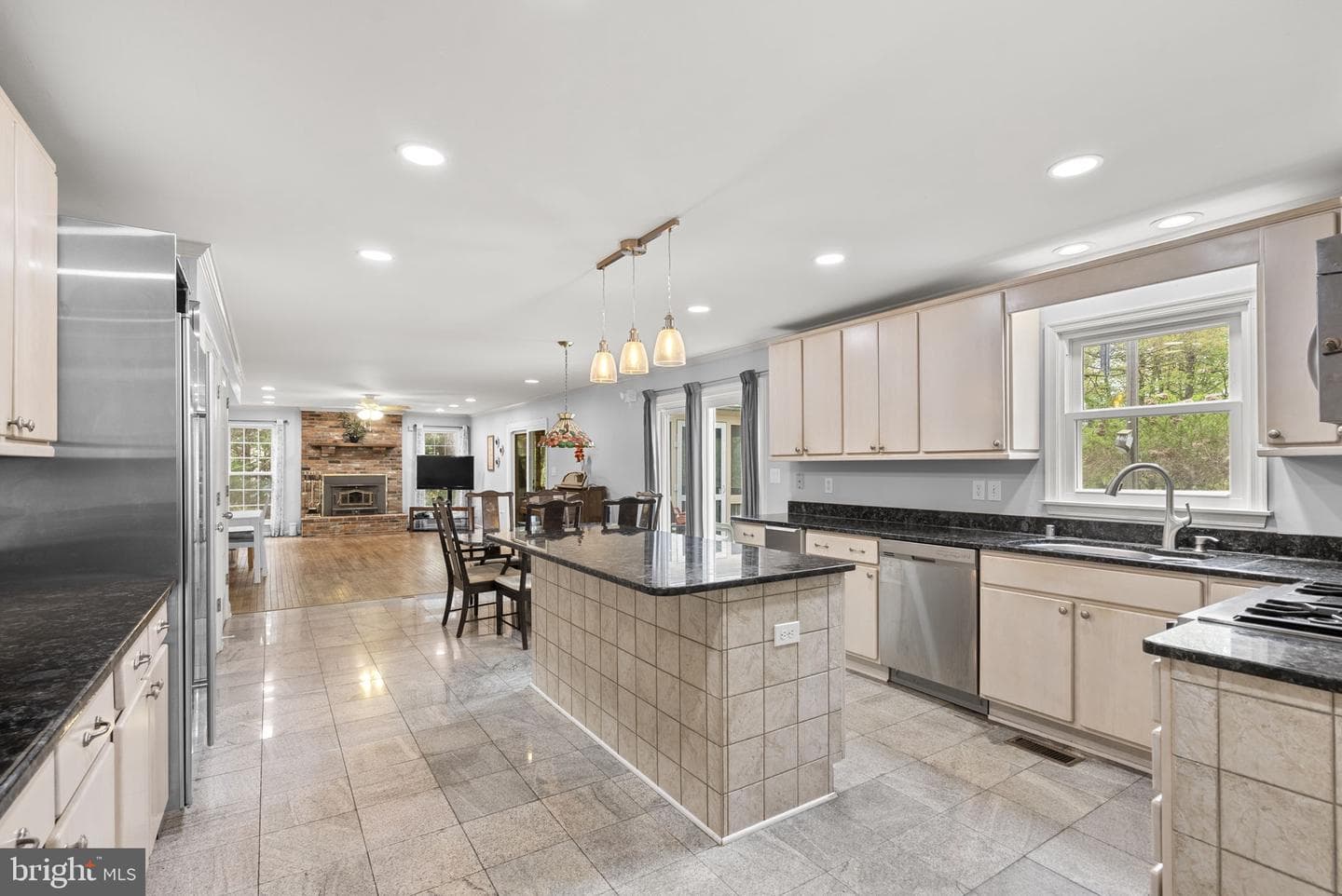 230 Ambleside Drive photo 11