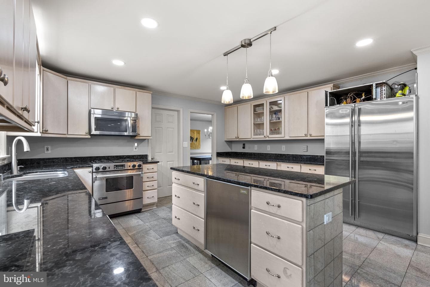 230 Ambleside Drive photo 12