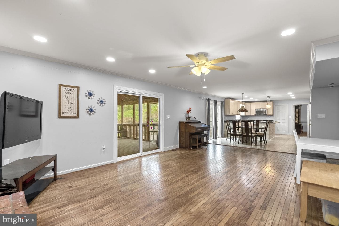 230 Ambleside Drive photo 26