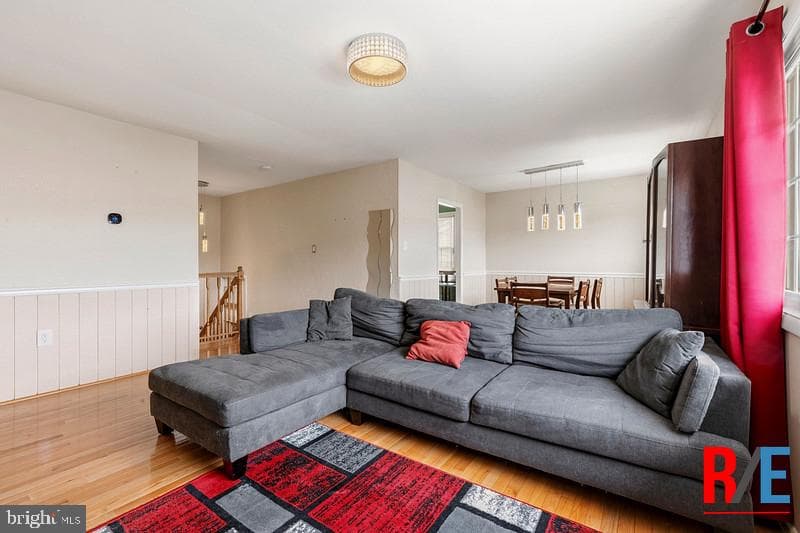 554 Lanny Court photo 4