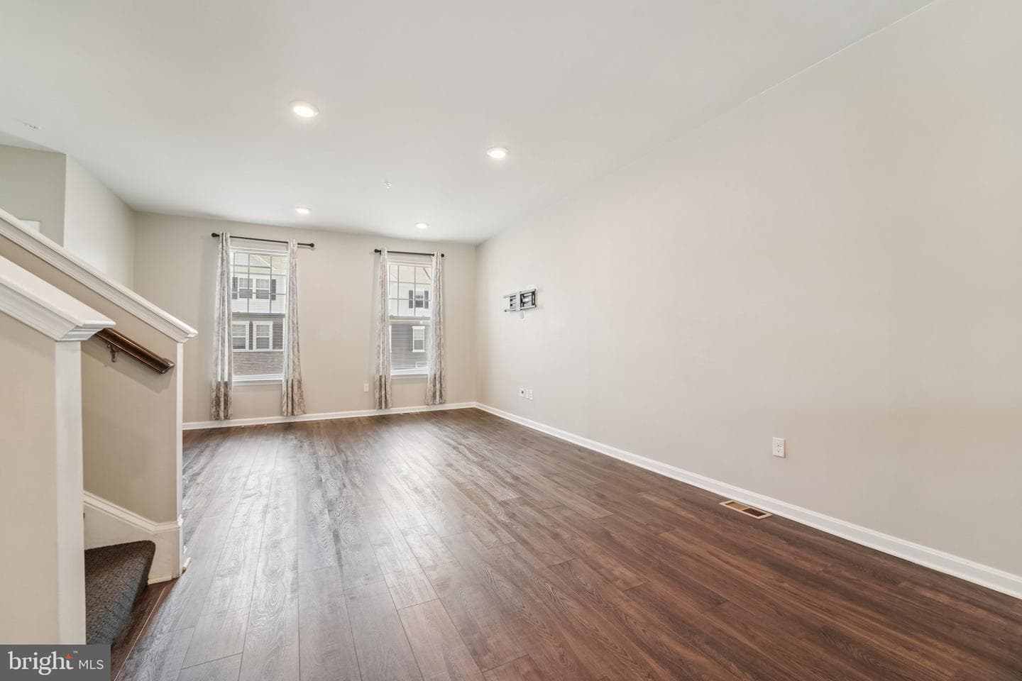 2070 Hinshaw Drive photo 10
