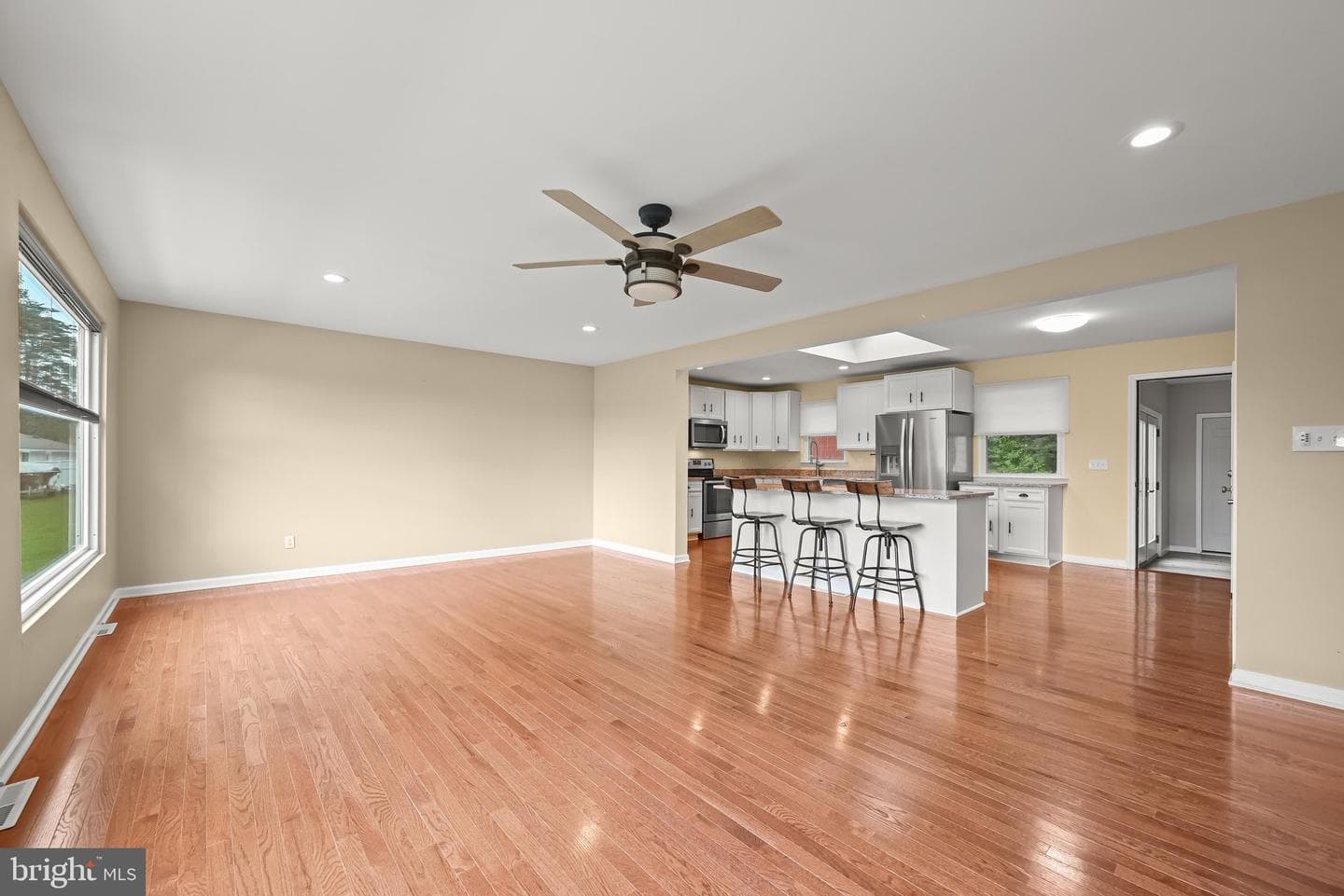 840 Valentine View photo 17
