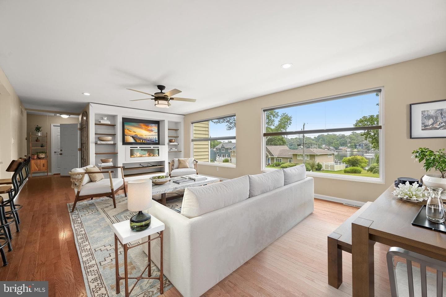 840 Valentine View photo 3