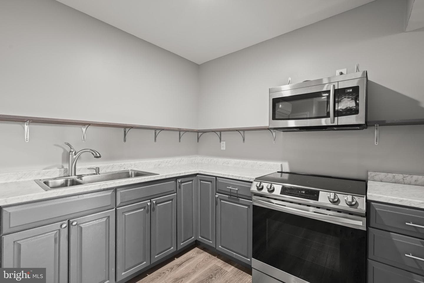 840 Valentine View photo 48