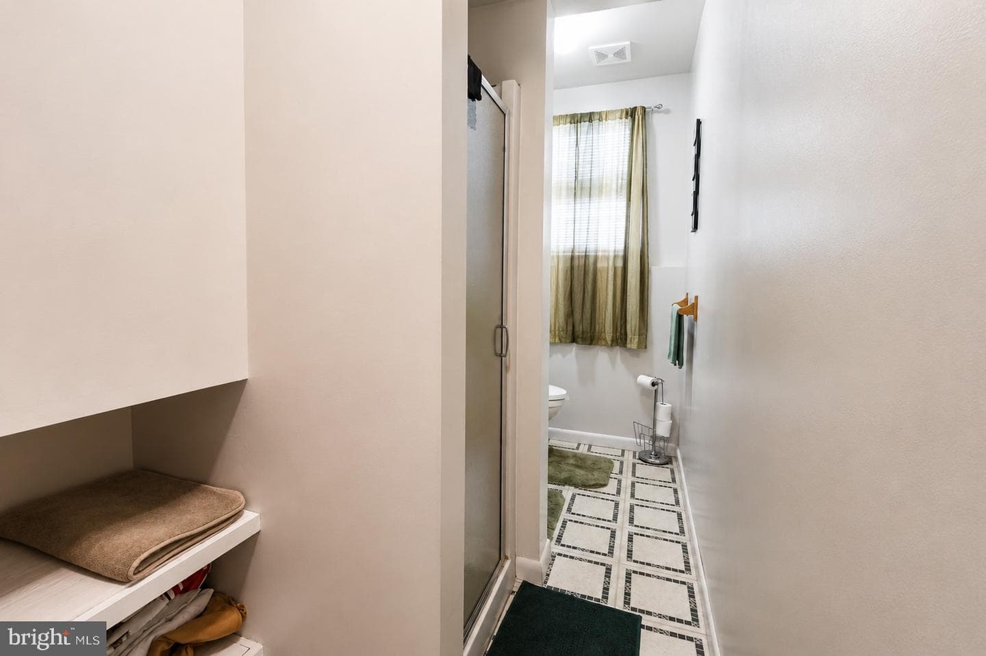 8121 Elizabeth Road photo 17