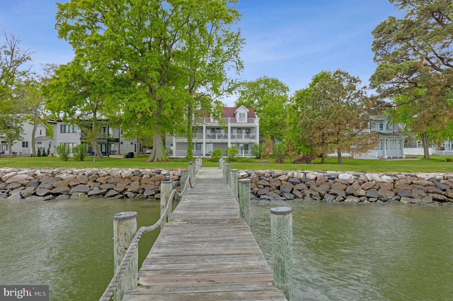 820 Bay Front Avenue photo 4