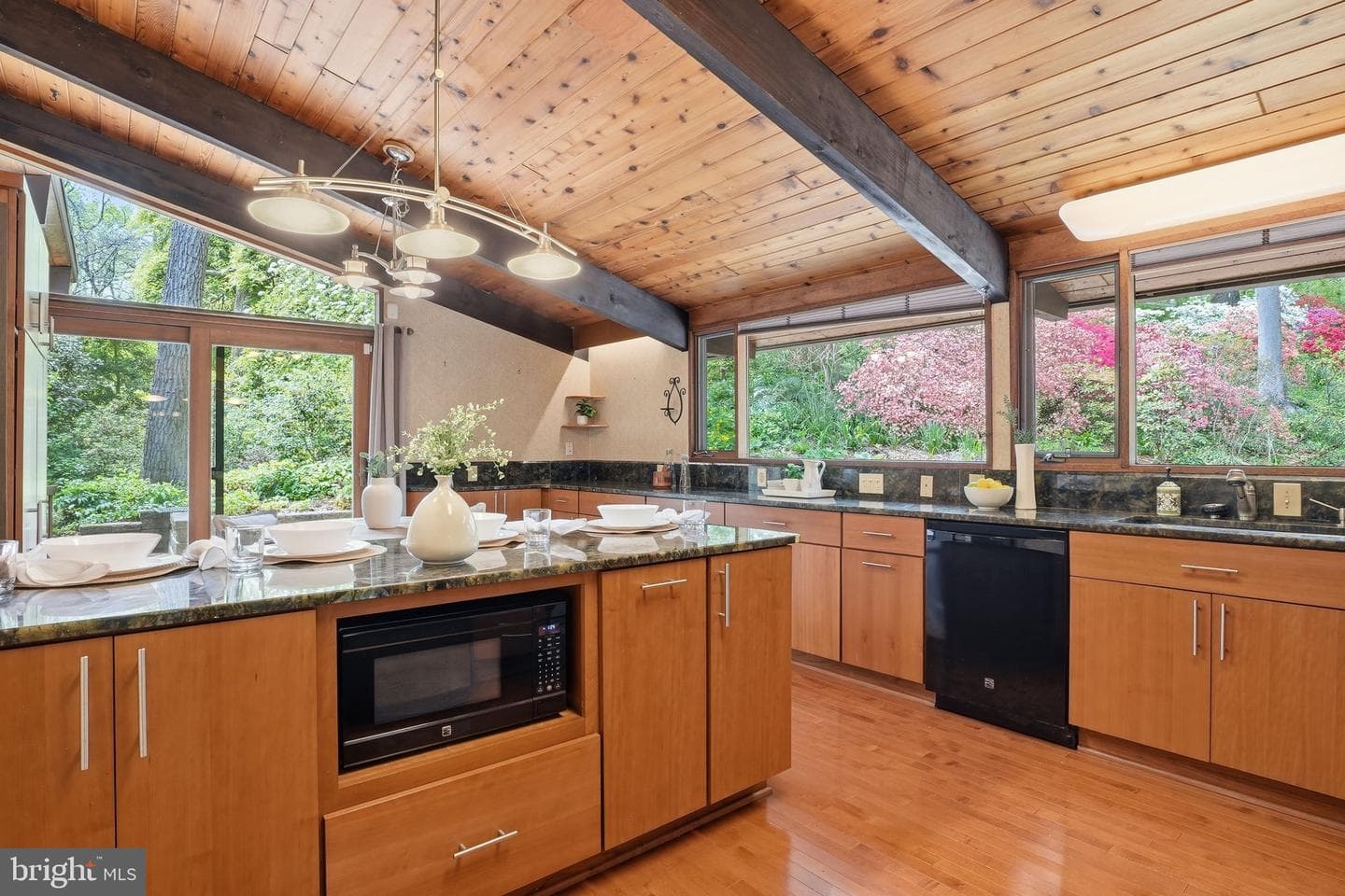 515 Powell Drive photo 2