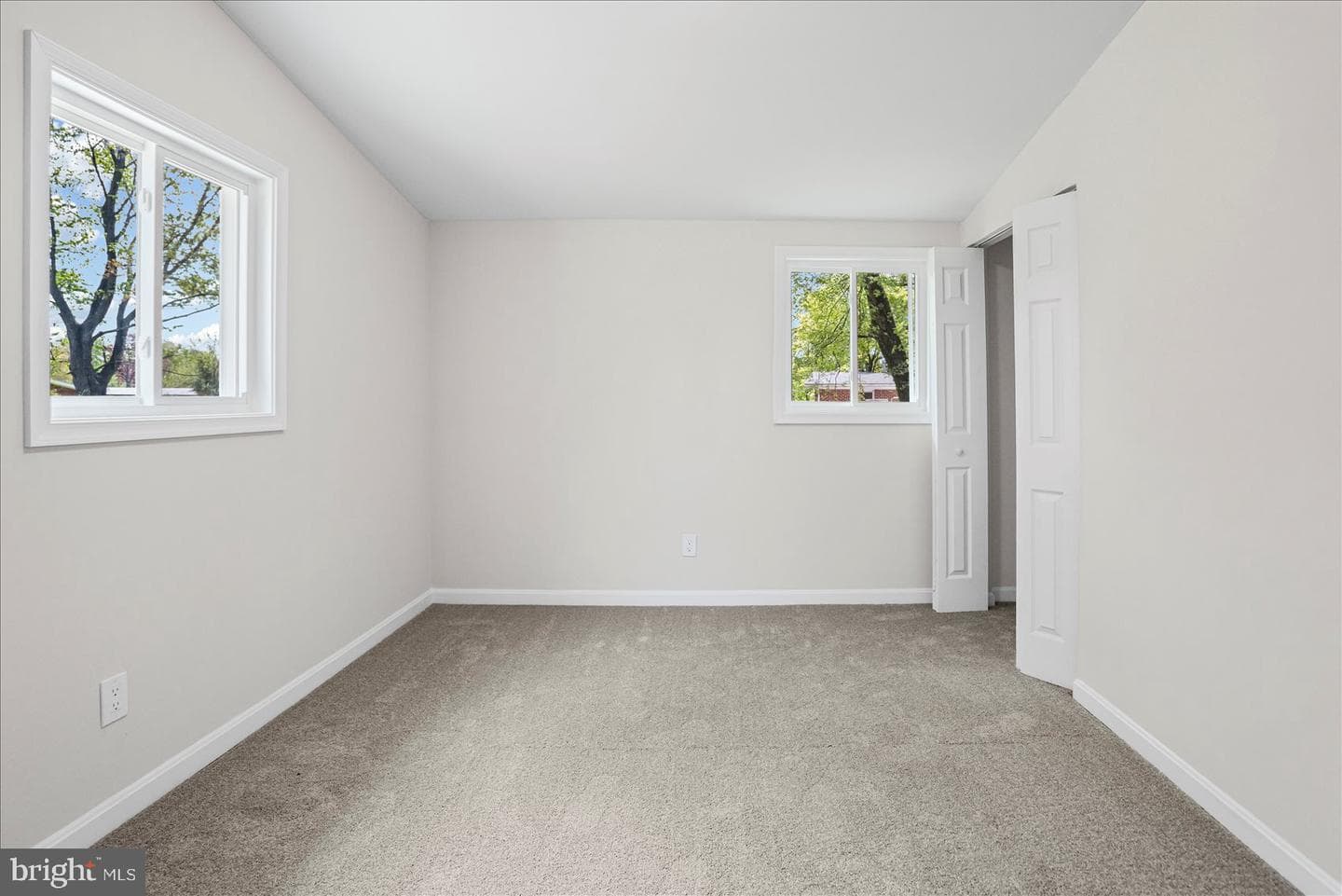 214 Saint James Drive photo 30