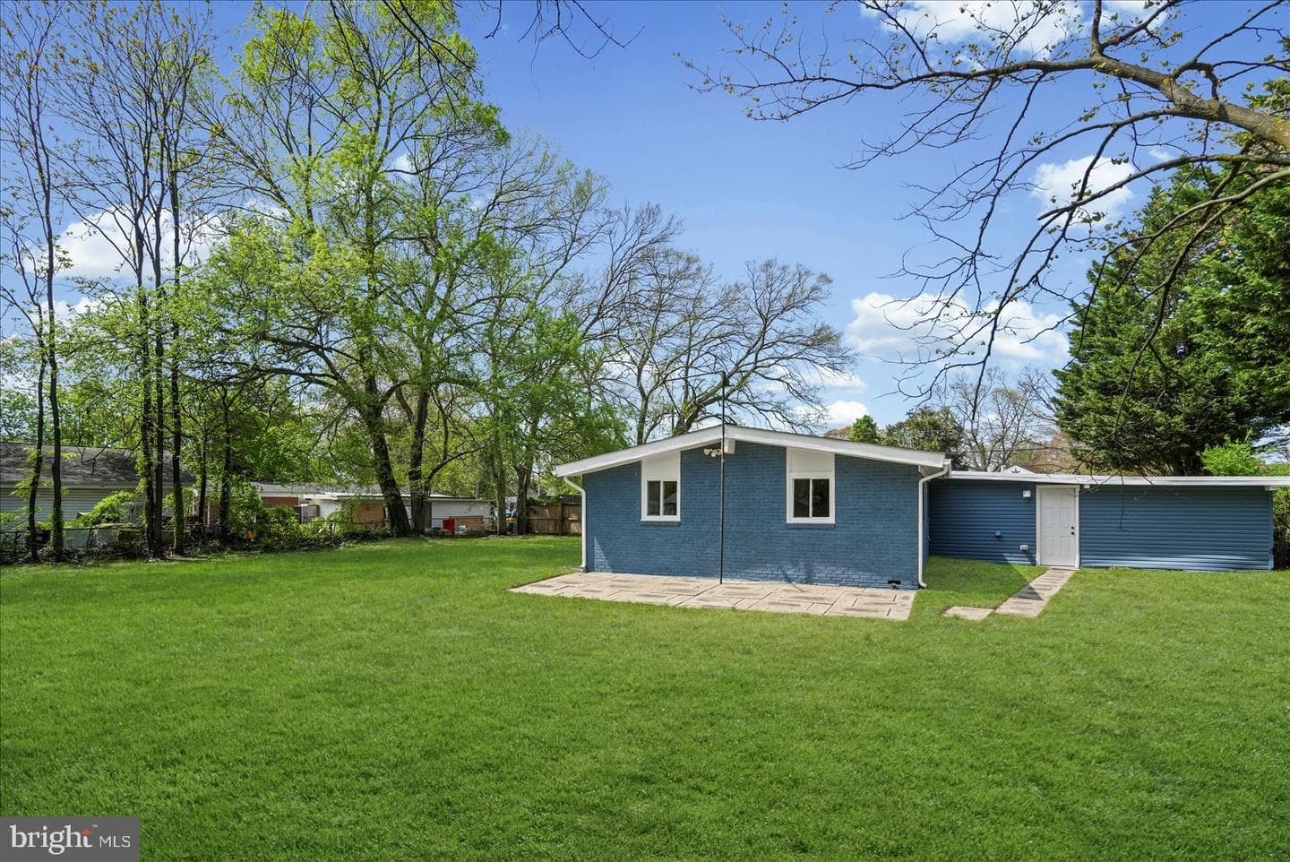 214 Saint James Drive photo 7