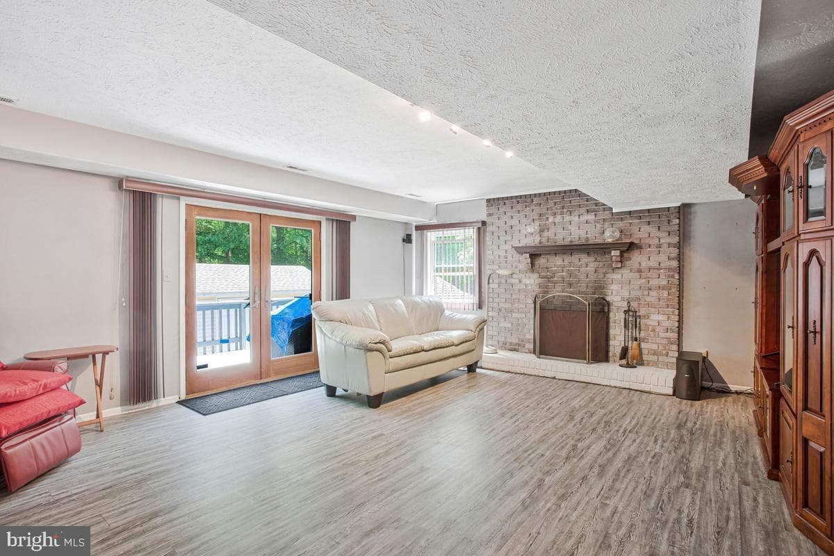 1180 Bay Highlands Dr photo 27