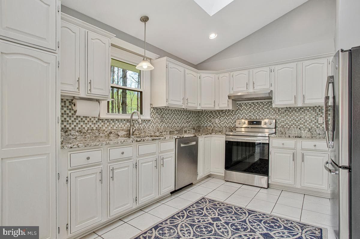 1486 Kingsway Court photo 13