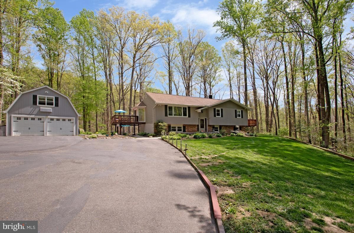 1486 Kingsway Court photo 4