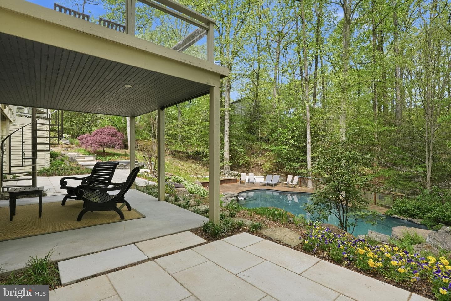 1718 Woodlore Road photo 3