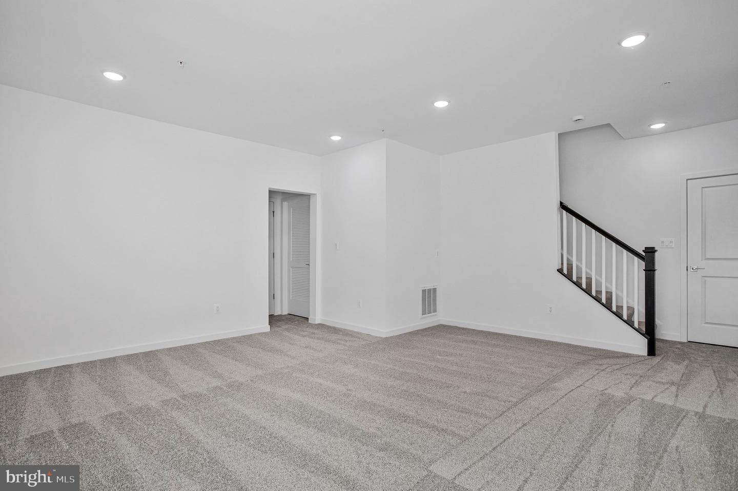 5723 Howard Drive photo 15