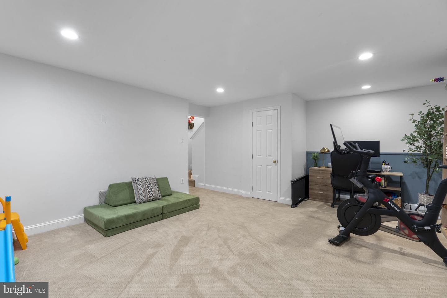 751 Willowby Run photo 27