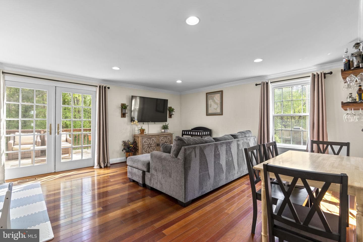 751 Willowby Run photo 4