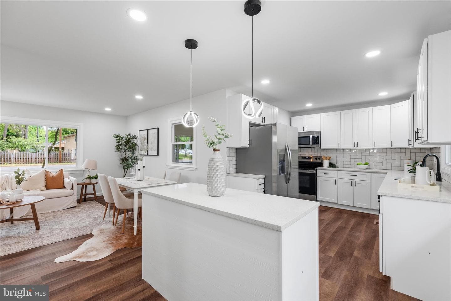 1511 Long Point Road photo 2