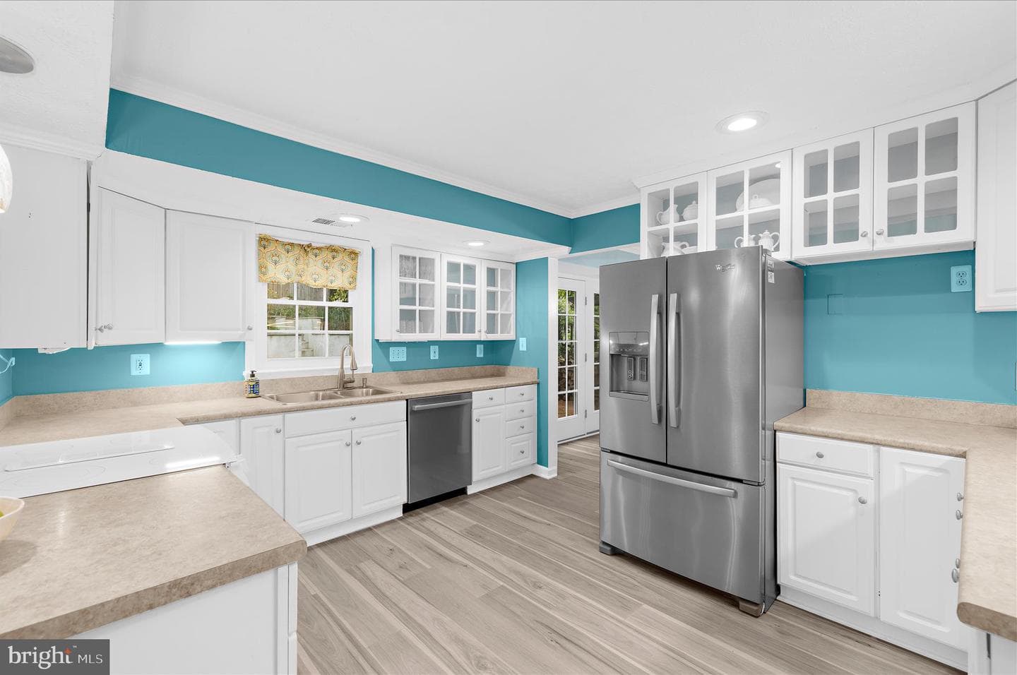 1126 Neptune Place photo 4