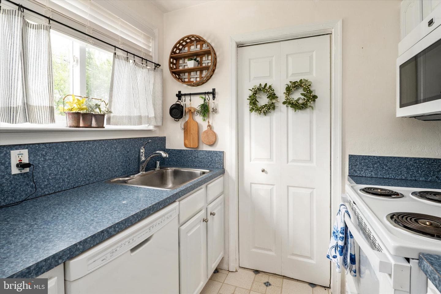 1321 Gatwick Road photo 13