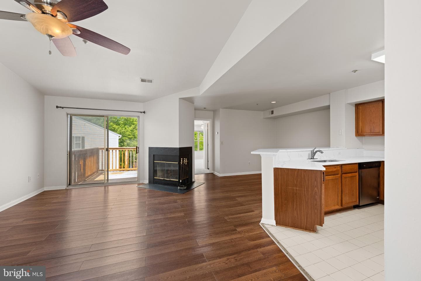 10 Sandstone Court #k photo 6