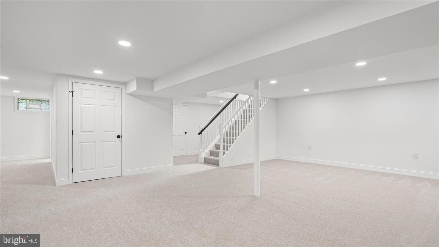 7956 Oakwood Road photo 31