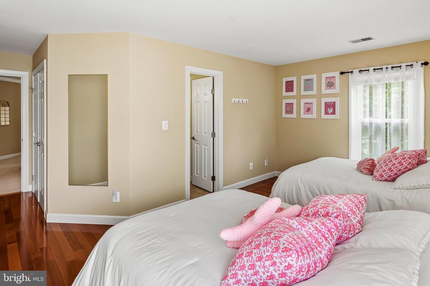 2701 Bradbury Court photo 48