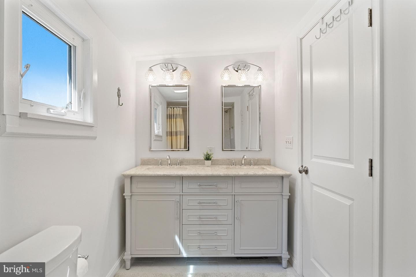 511 Greenwood Road photo 10