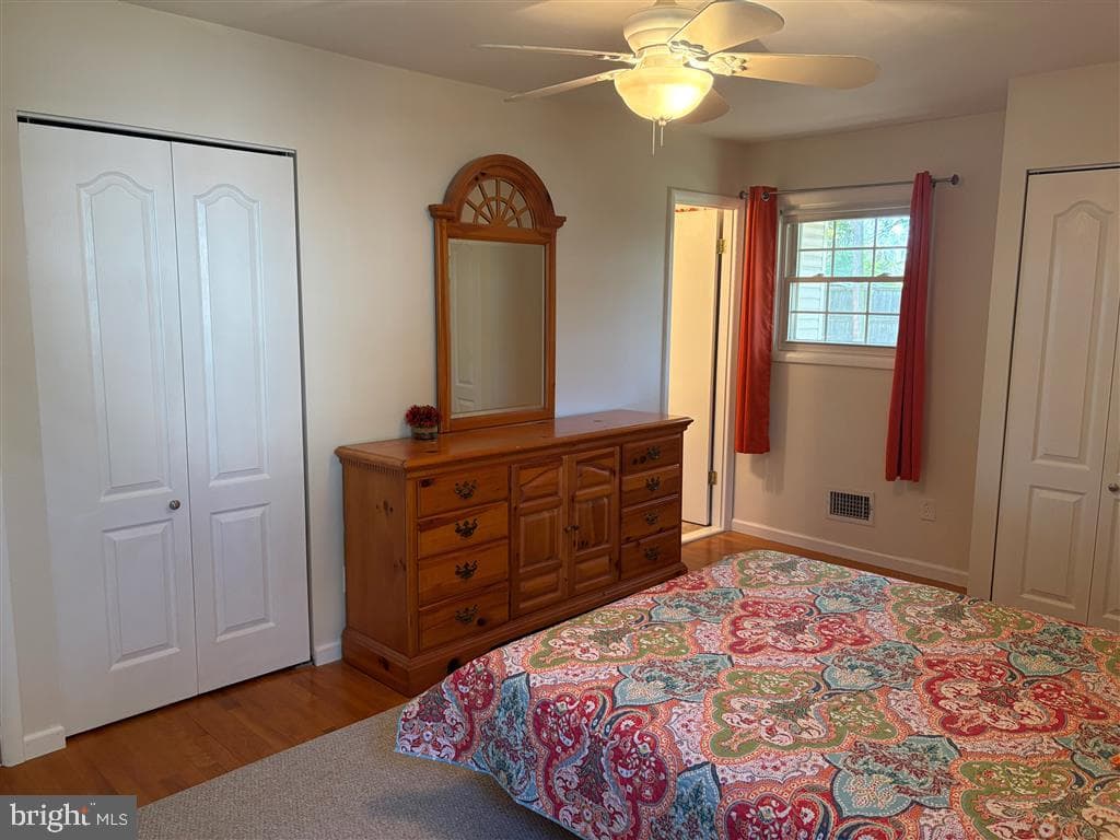 582 Richard Way photo 20