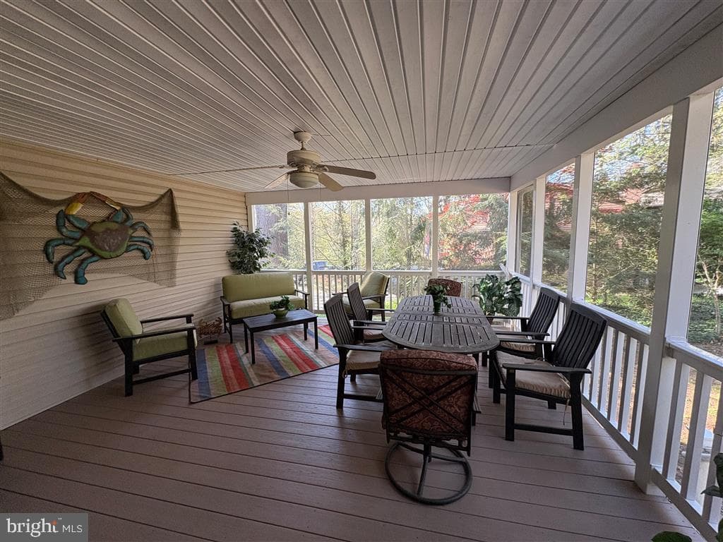 582 Richard Way photo 36