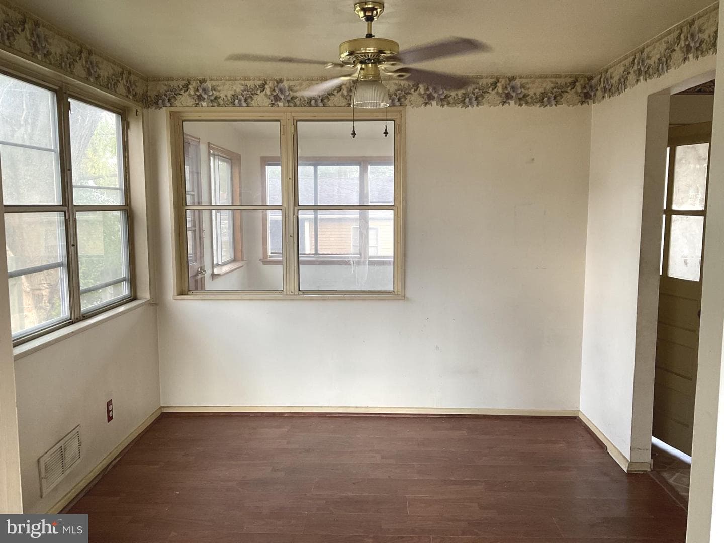 727 Delmar Avenue photo 8