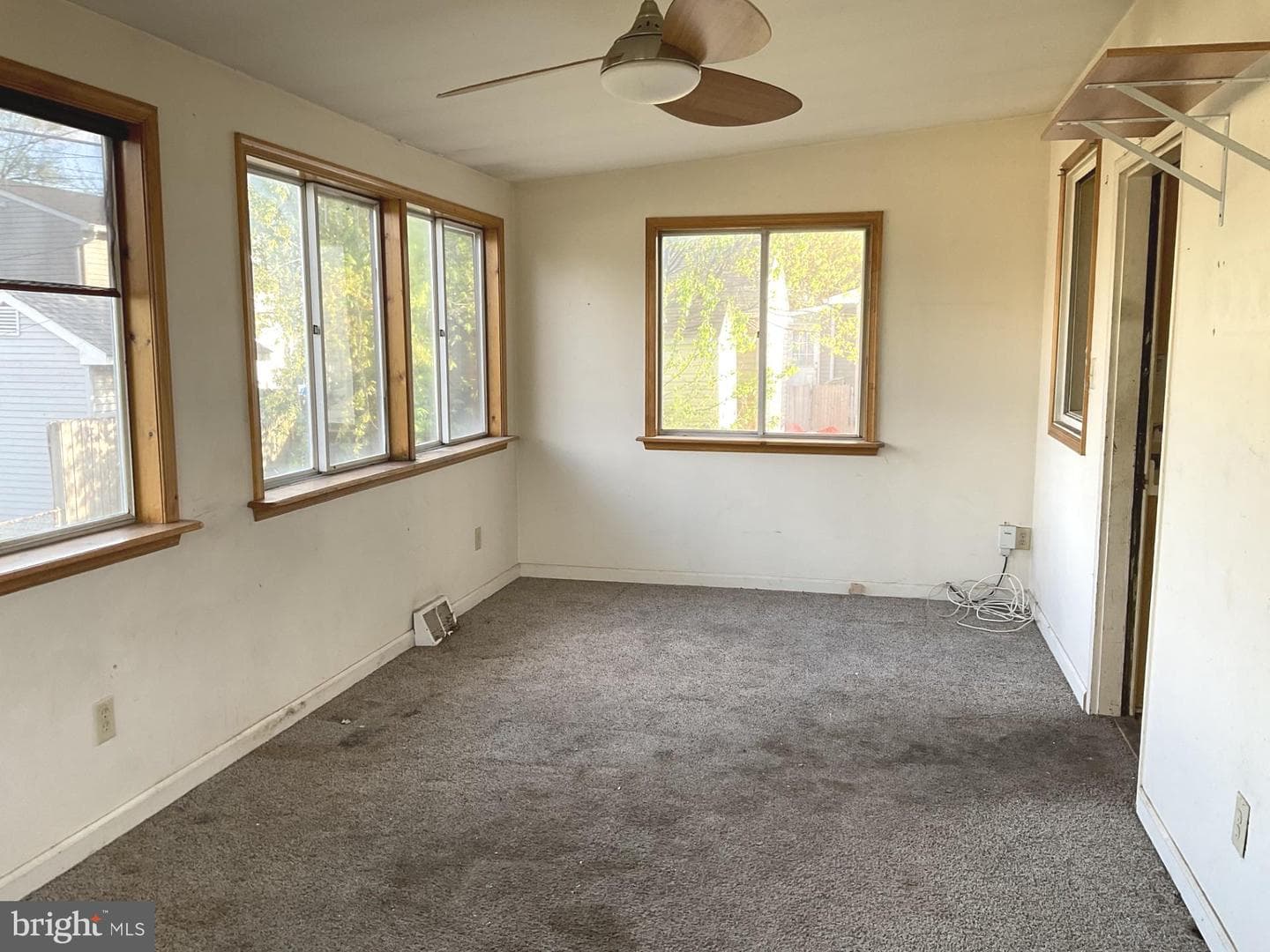727 Delmar Avenue photo 9
