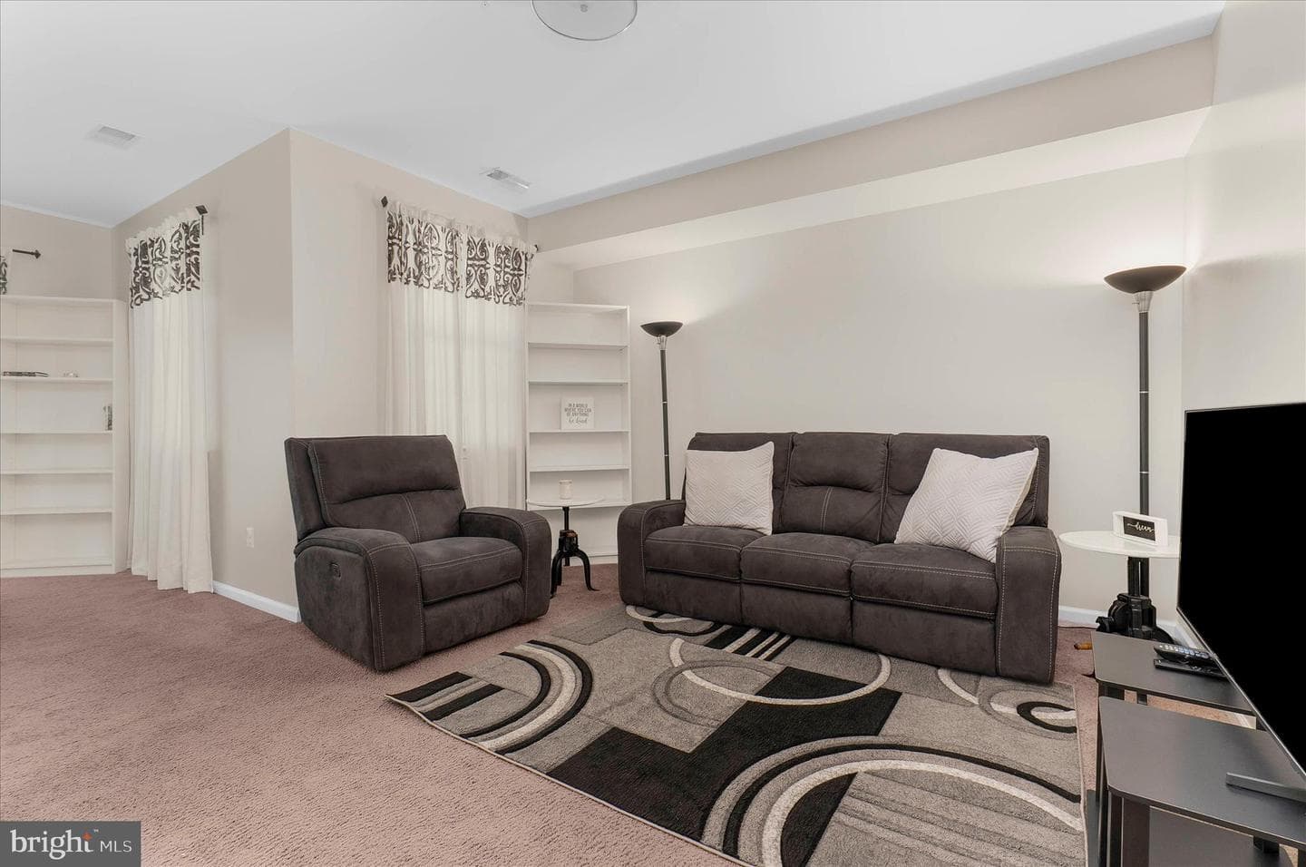 8428 Meadowlark Lane photo 6