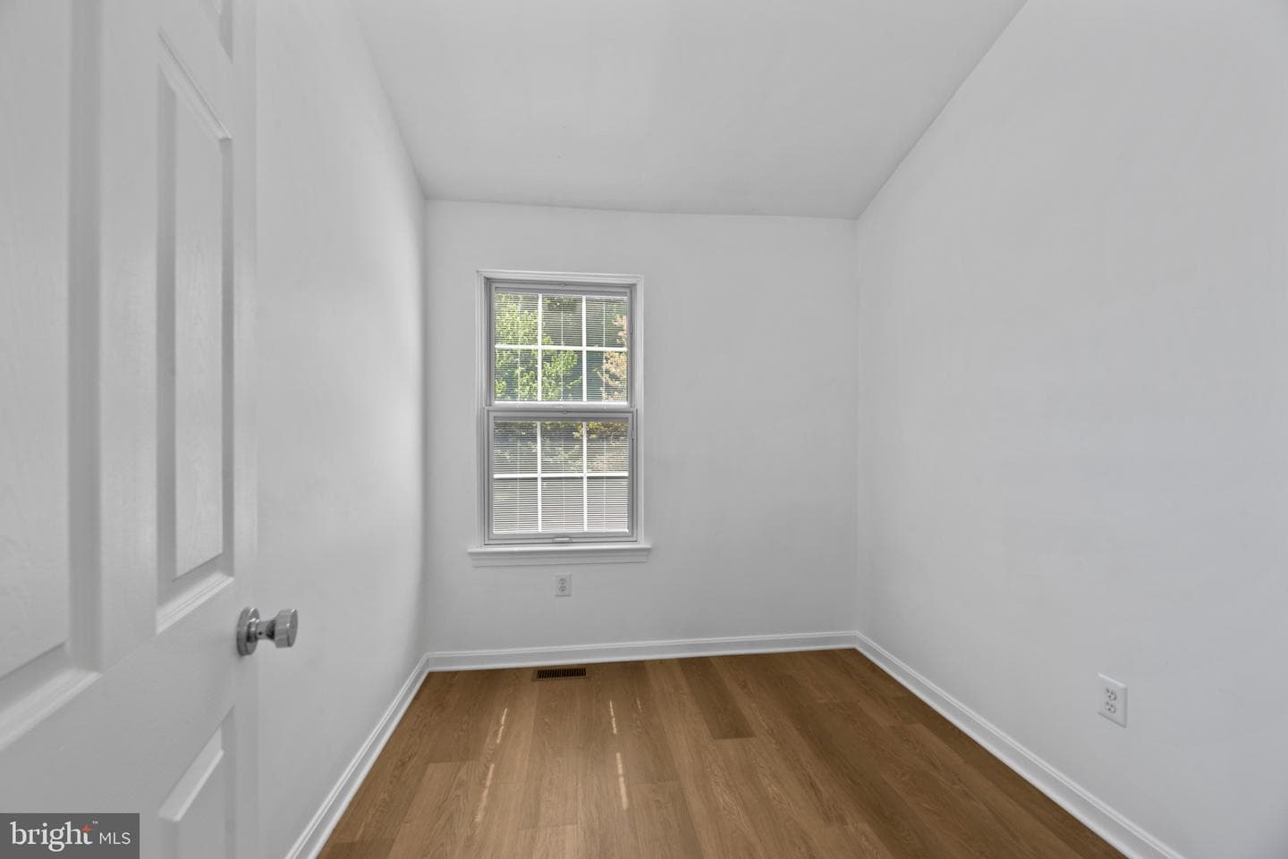 1457 Falcon Nest Court photo 19
